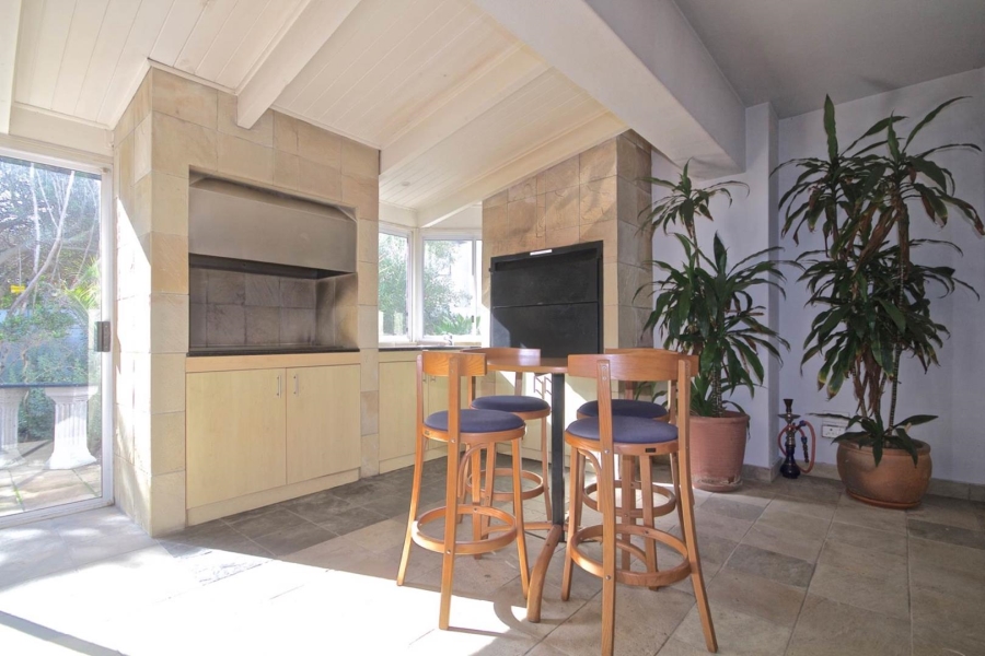 To Let 5 Bedroom Property for Rent in Sunset Beach Western Cape